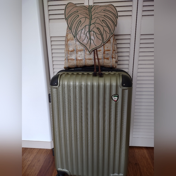 Monstera Leaf Leather Convertible Backpack - Picture 16 of 16